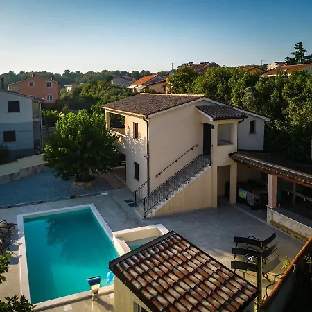 500 Meter Zum Strand Mit Privatpool, Jacuzzi Holiday home *