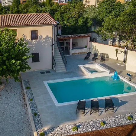500 Meter Zum Strand Mit Privatpool, Jacuzzi Holiday home
