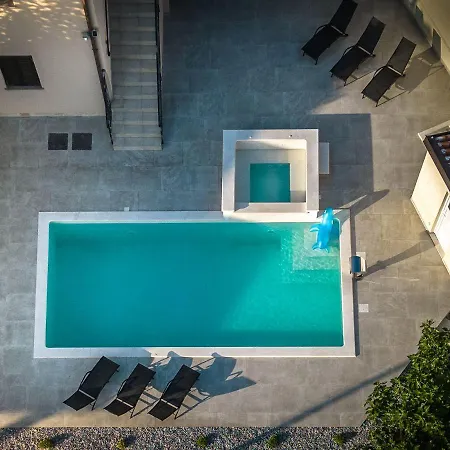 500 Meter Zum Strand Mit Privatpool, Jacuzzi Fazana